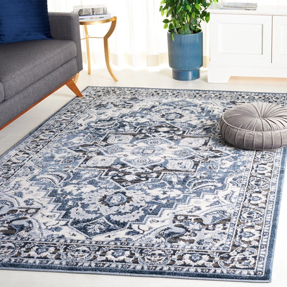 Safavieh Rosewood 4'-0" x 6'-0" Rug in Ivory / Blue