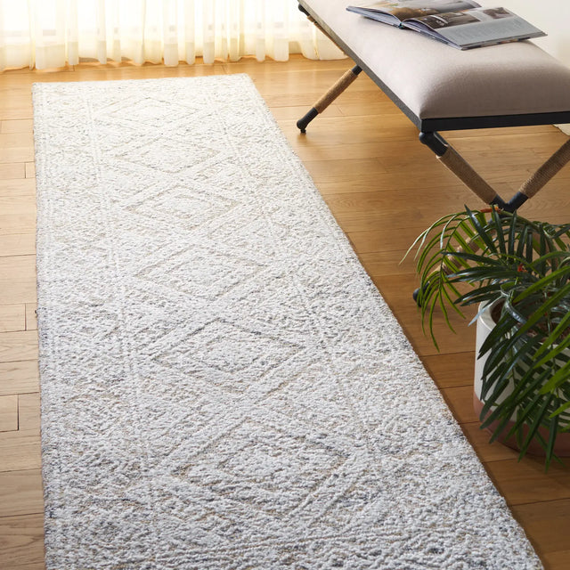 Safavieh Ebony 2'-3" x 9'-0" Rug in Taupe / Ivory