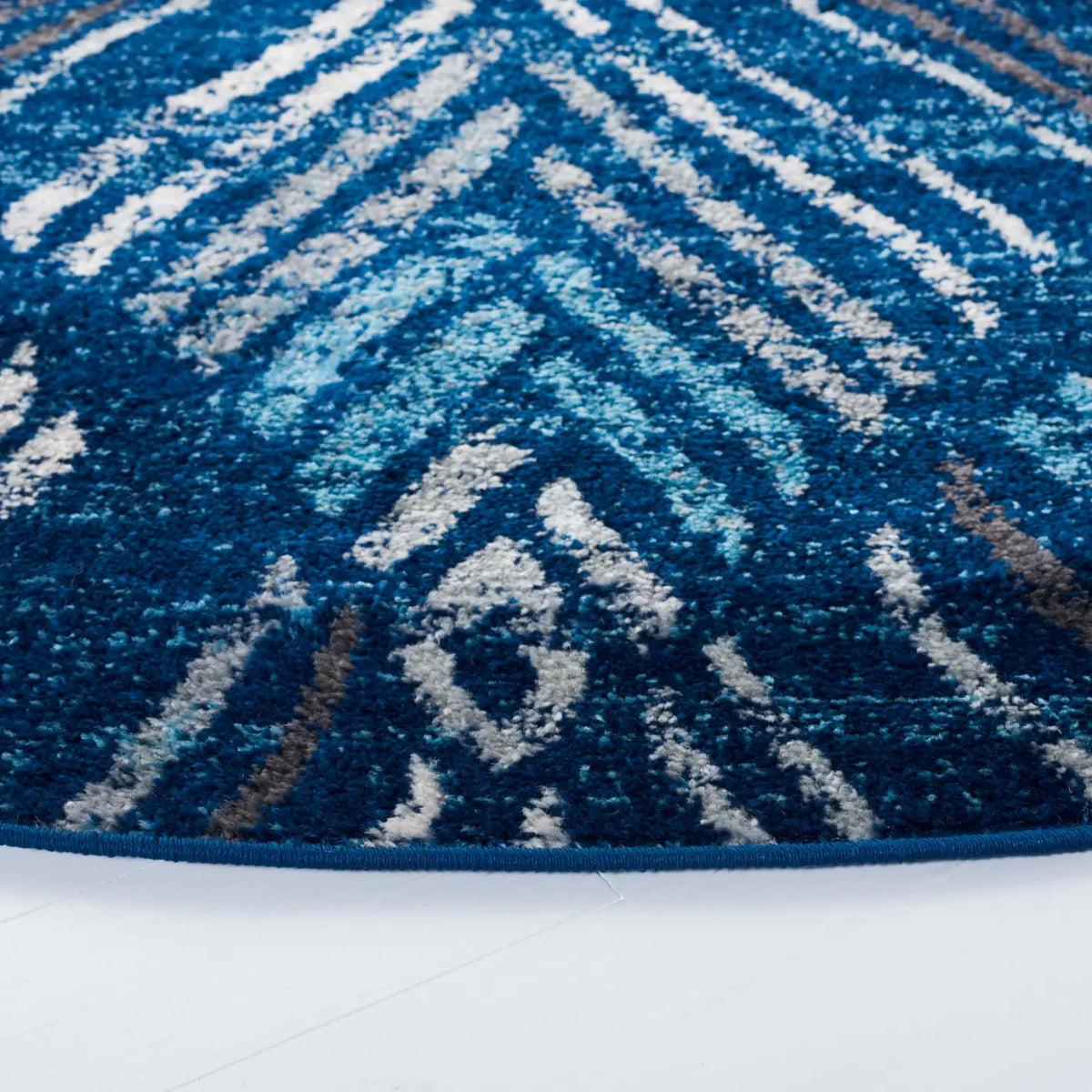 Safavieh Amsterdam 6'-7" x 6'-7" Rug in Navy / Aqua