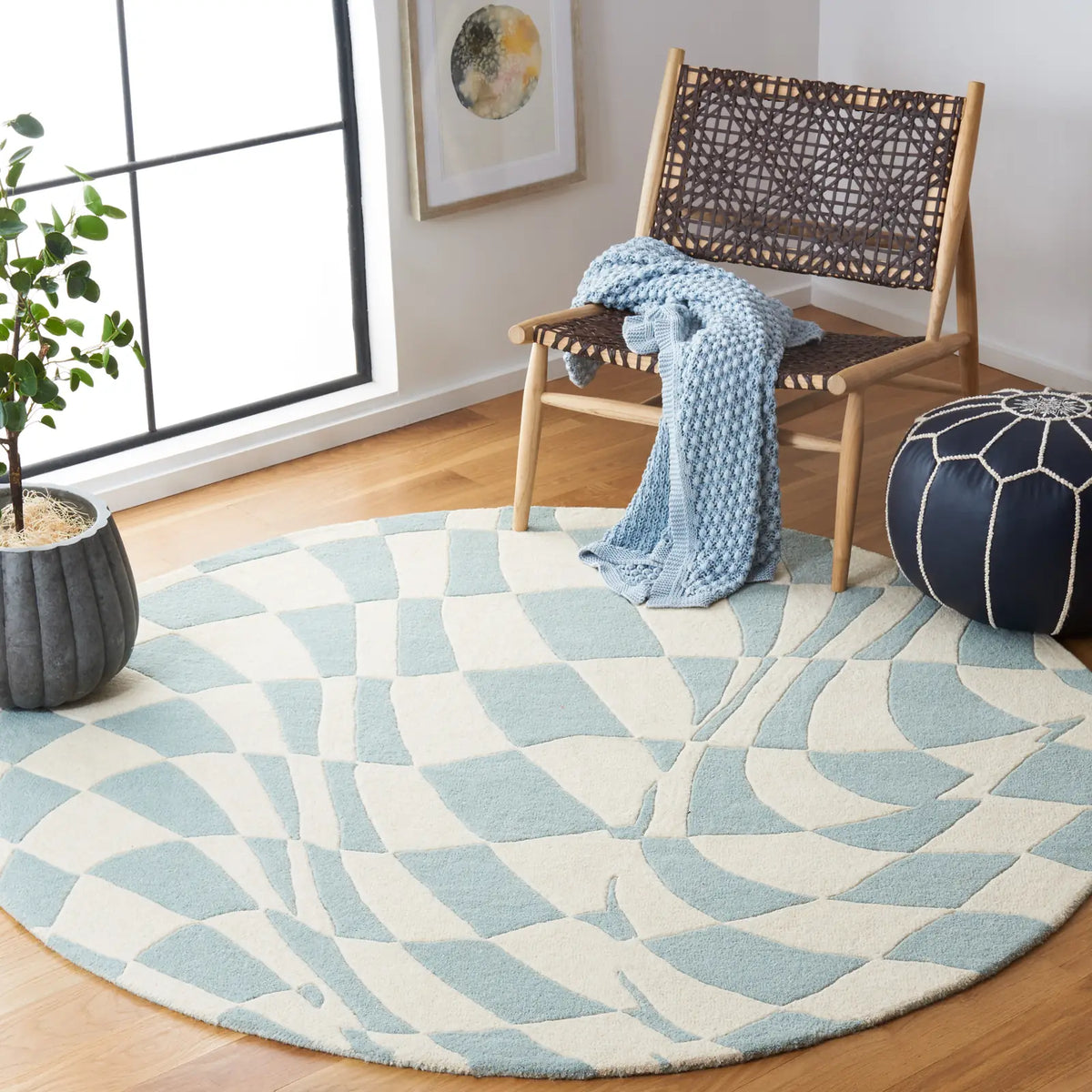 Safavieh Soho 6'-0" x 6'-0" Rug in Blue / Ivory