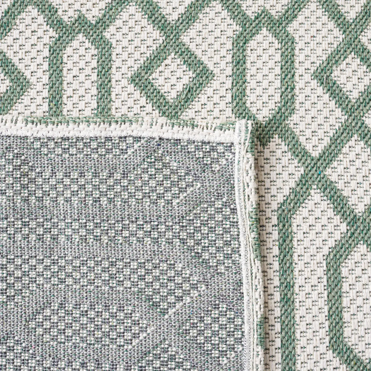 Safavieh Martha Stewart 5'-0" x 7'-0" Rug in Green / Ivory