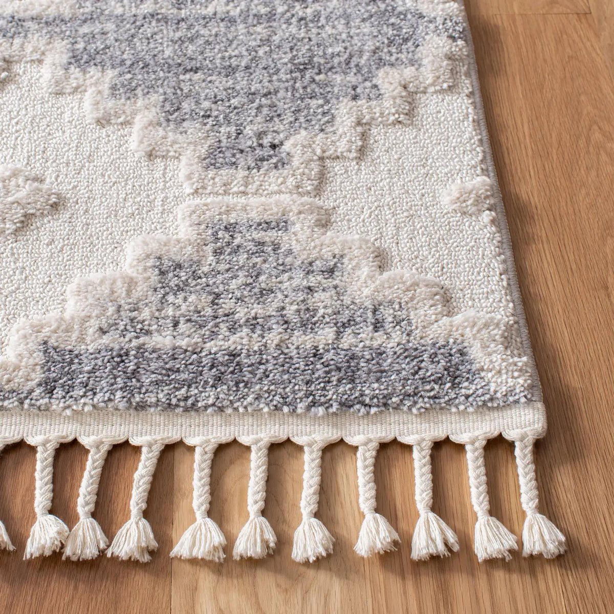 Safavieh Marrakesh 5'-3" x 7'-6" Rug in Ivory / Multi