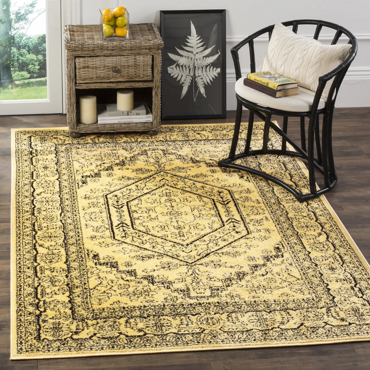 Safavieh Adirondack 4'-0" x 6'-0" Rug in Gold / Black