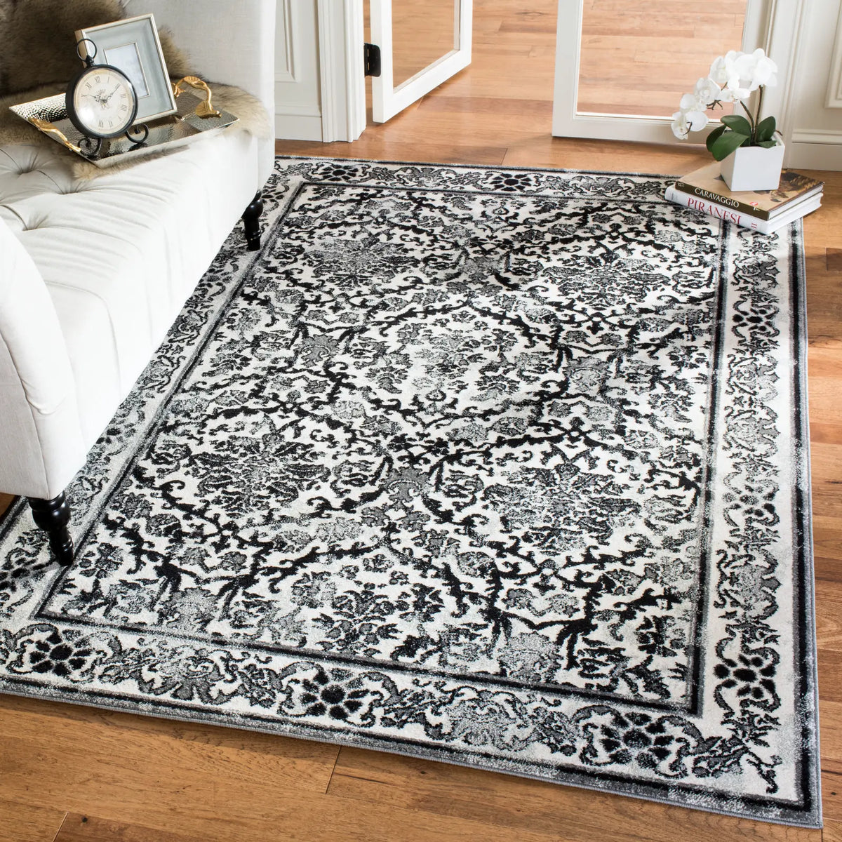 Safavieh Evoke 4'-0" x 6'-0" Rug in Ivory / Grey