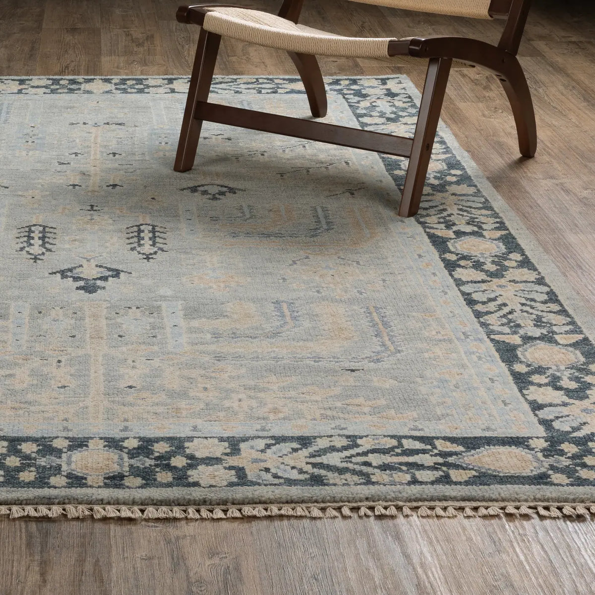 Oriental Weavers Sphinx MAJORCA MAJ04 Grey Floral Rugs - angle/detail