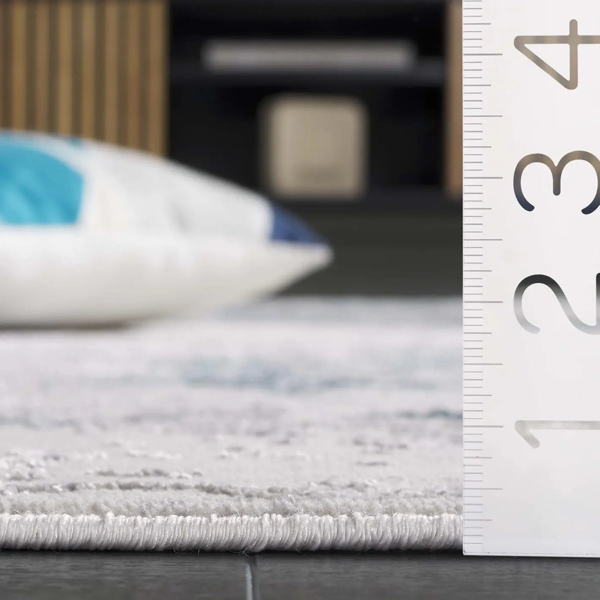 Safavieh Orchard 4'-0" x 6'-0" Rug in Grey / Blue