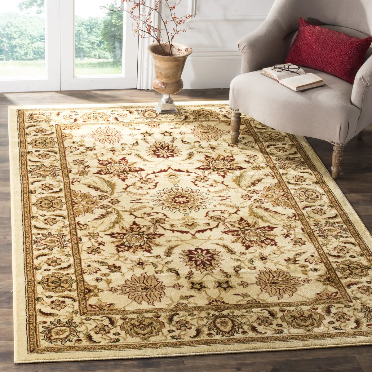 Safavieh Lyndhurst 4'-0" x 6'-0" Rug in Ivory / Ivory