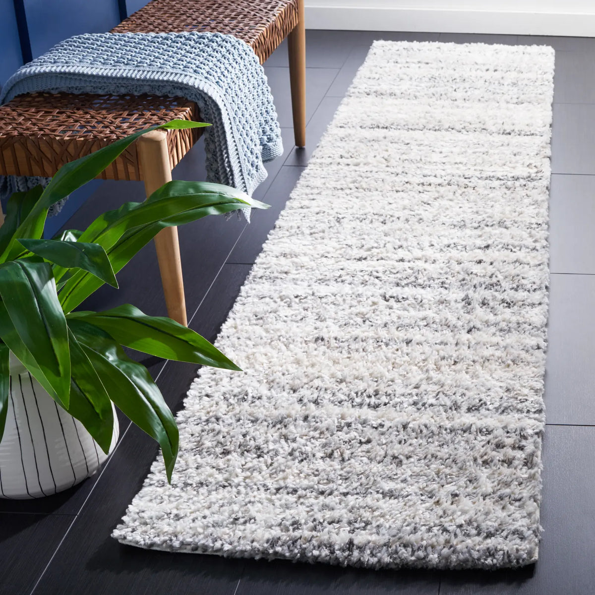 Safavieh Berber Shag 2'-2" x 9'-0" Rug in Grey / Ivory