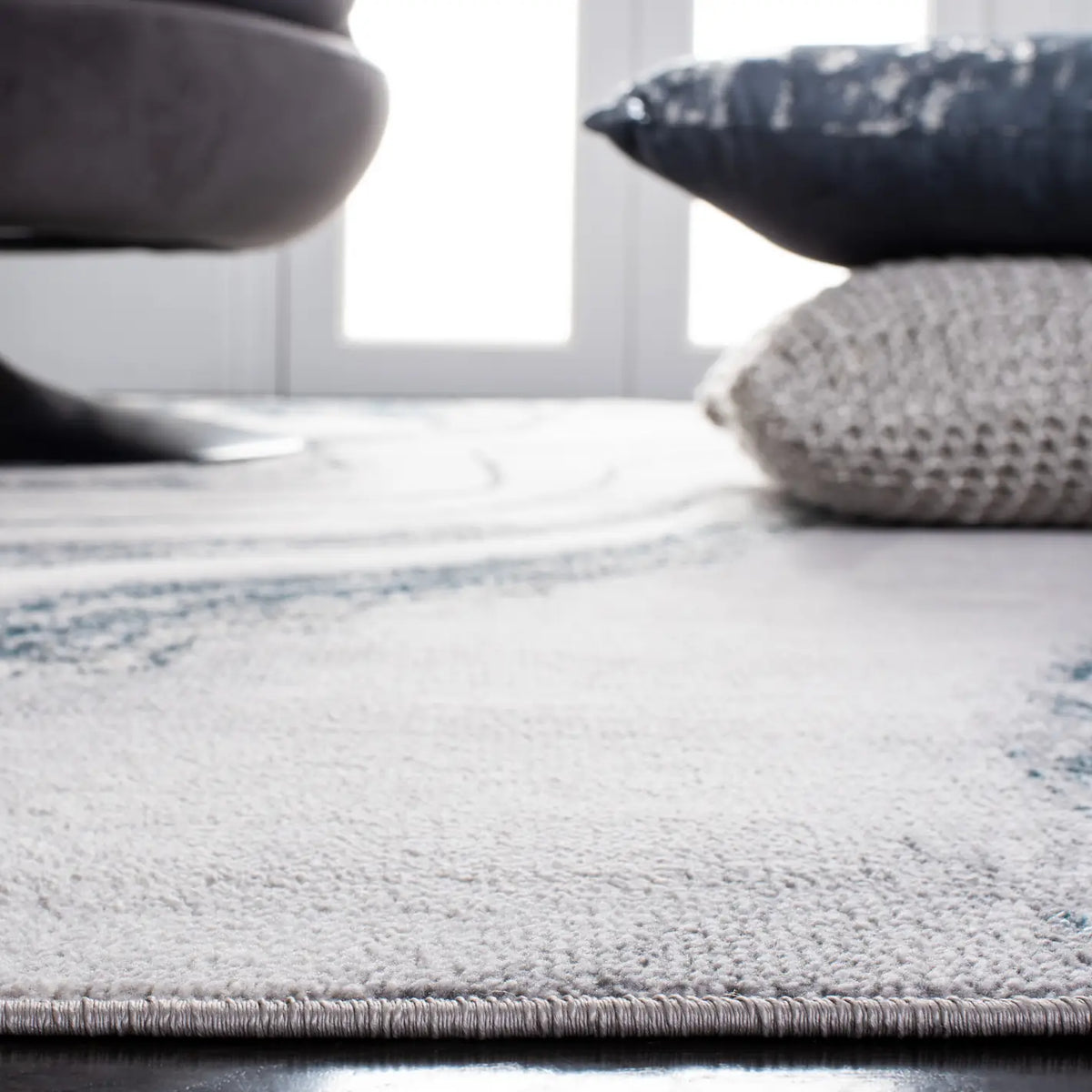 Safavieh Orchard 4'-5" x 6'-5" Rug in Grey / Blue