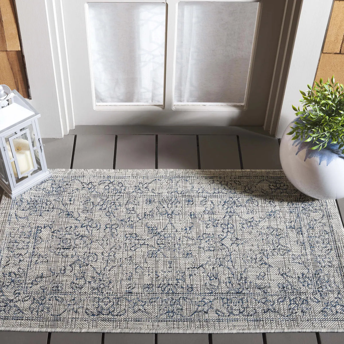 Safavieh Courtyard 2'-0" x 3'-7" Rug in Grey / Navy
