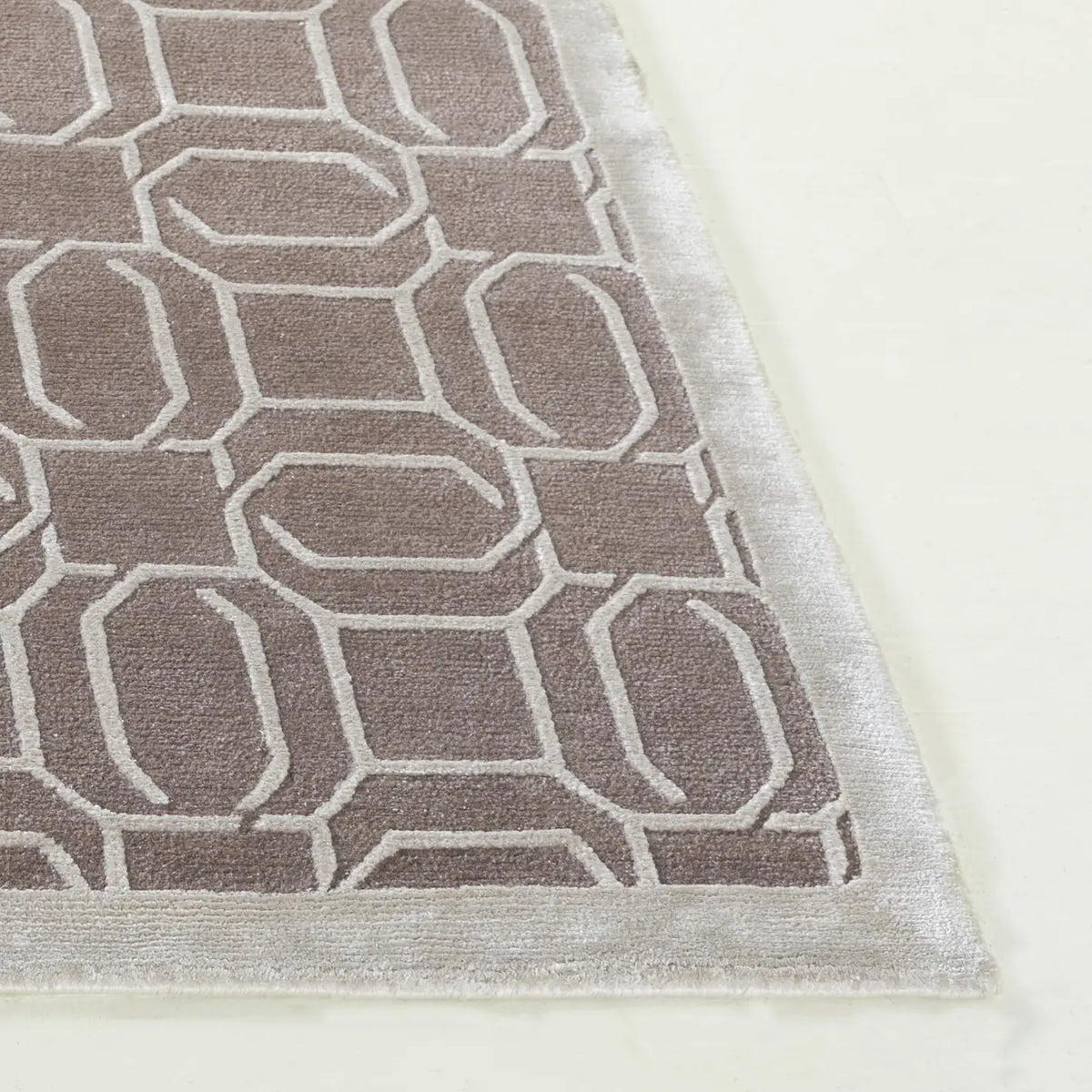 Safavieh Tibetan 6'-0" x 9'-0" Rug in Camel