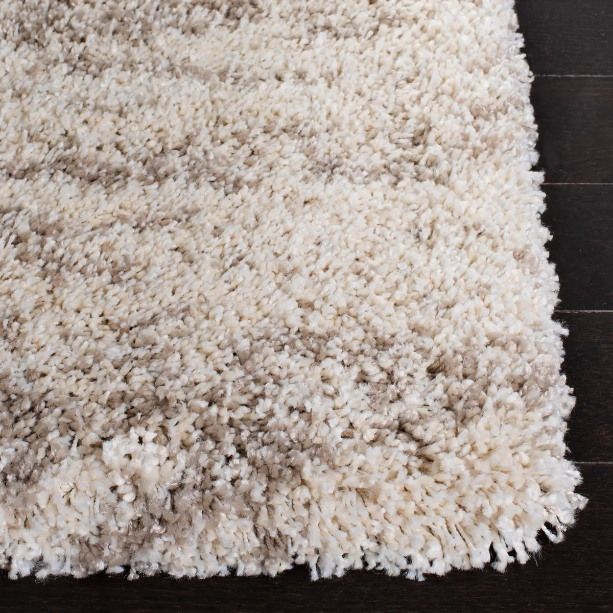 Safavieh Hudson Shag 4'-0" x 6'-0" Rug in Ivory / Beige