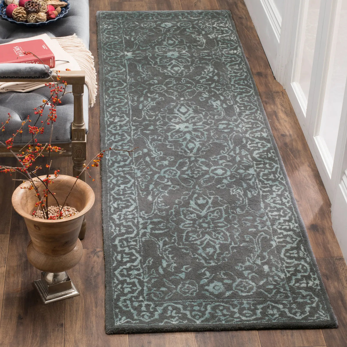 Safavieh Glamour 2'-3" x 8'-0" Rug in Opal / Grey