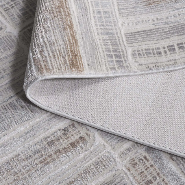 Safavieh Diamond 5'-3" x 7'-6" Rug in Grey / Light Grey