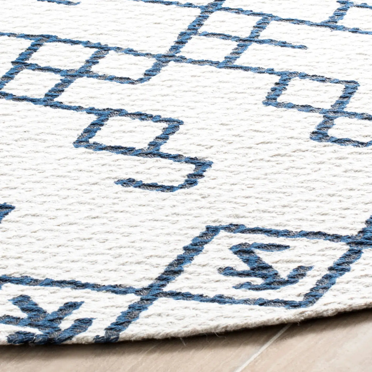 Safavieh Cedar Brook 6'-0" x 6'-0" Rug in Ivory / Navy