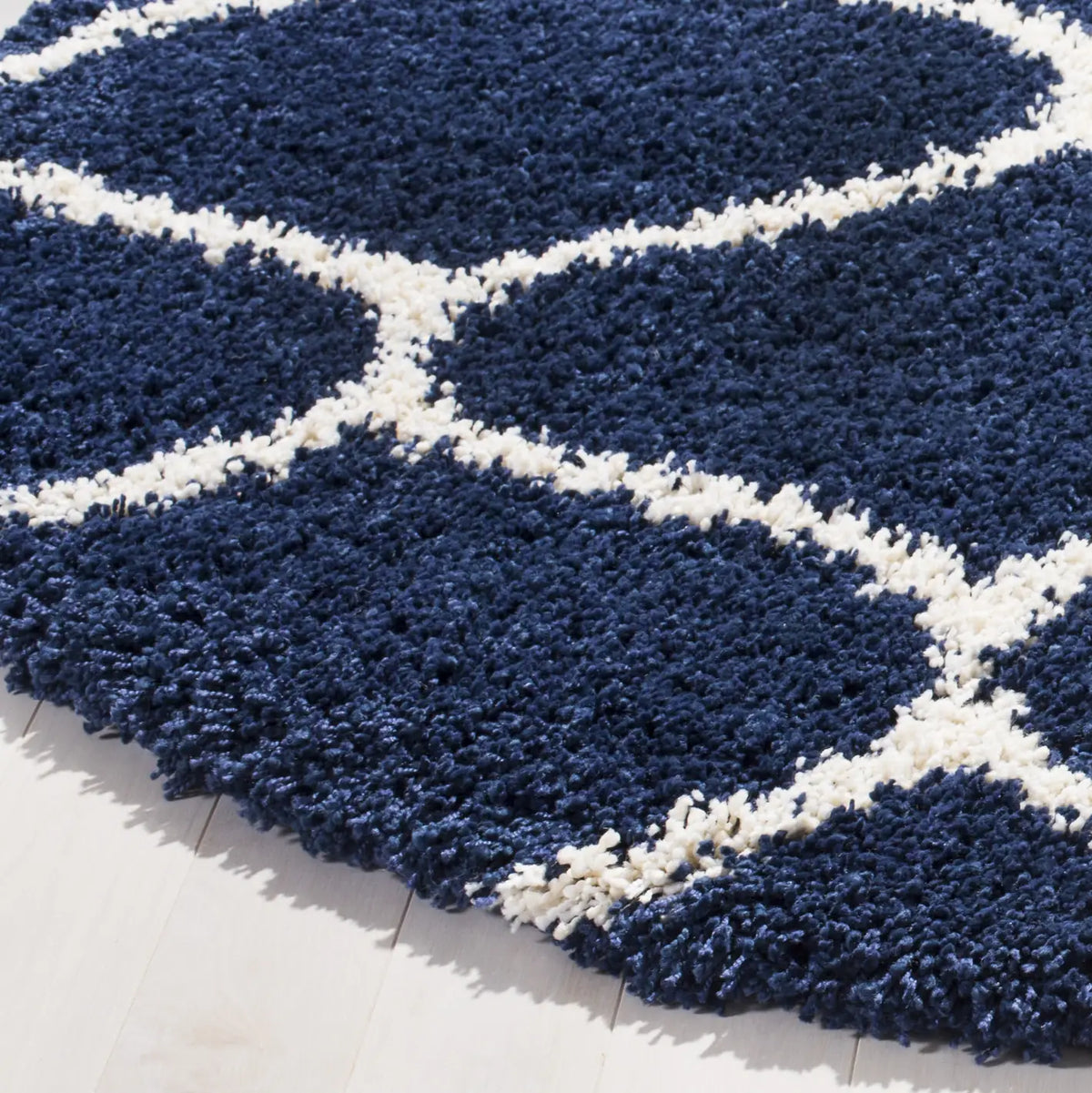 Safavieh Hudson Shag 5'-3" x 5'-3" Rug in Navy / Ivory