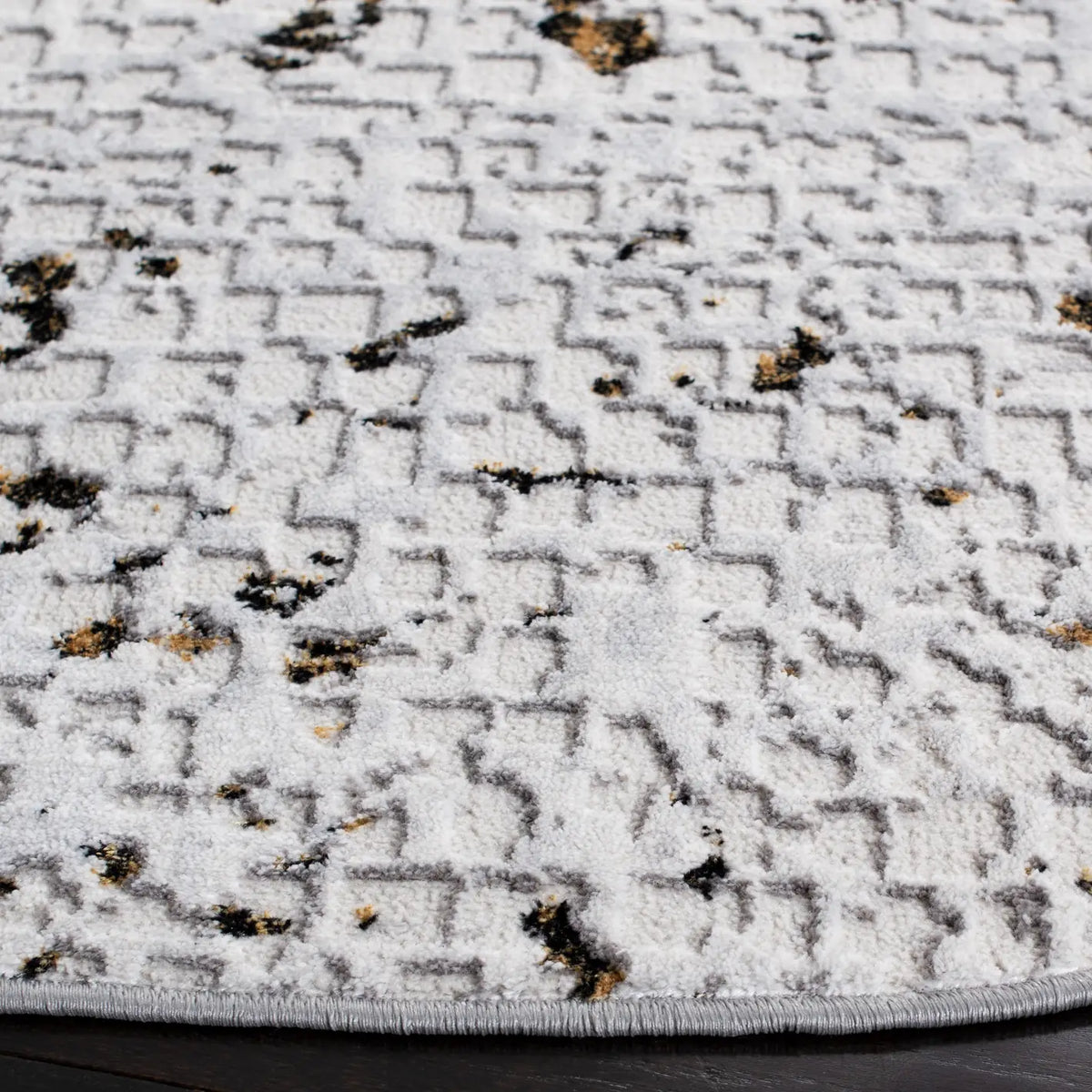 Safavieh Amelia 6'-7" x 6'-7" Rug in Grey / Gold