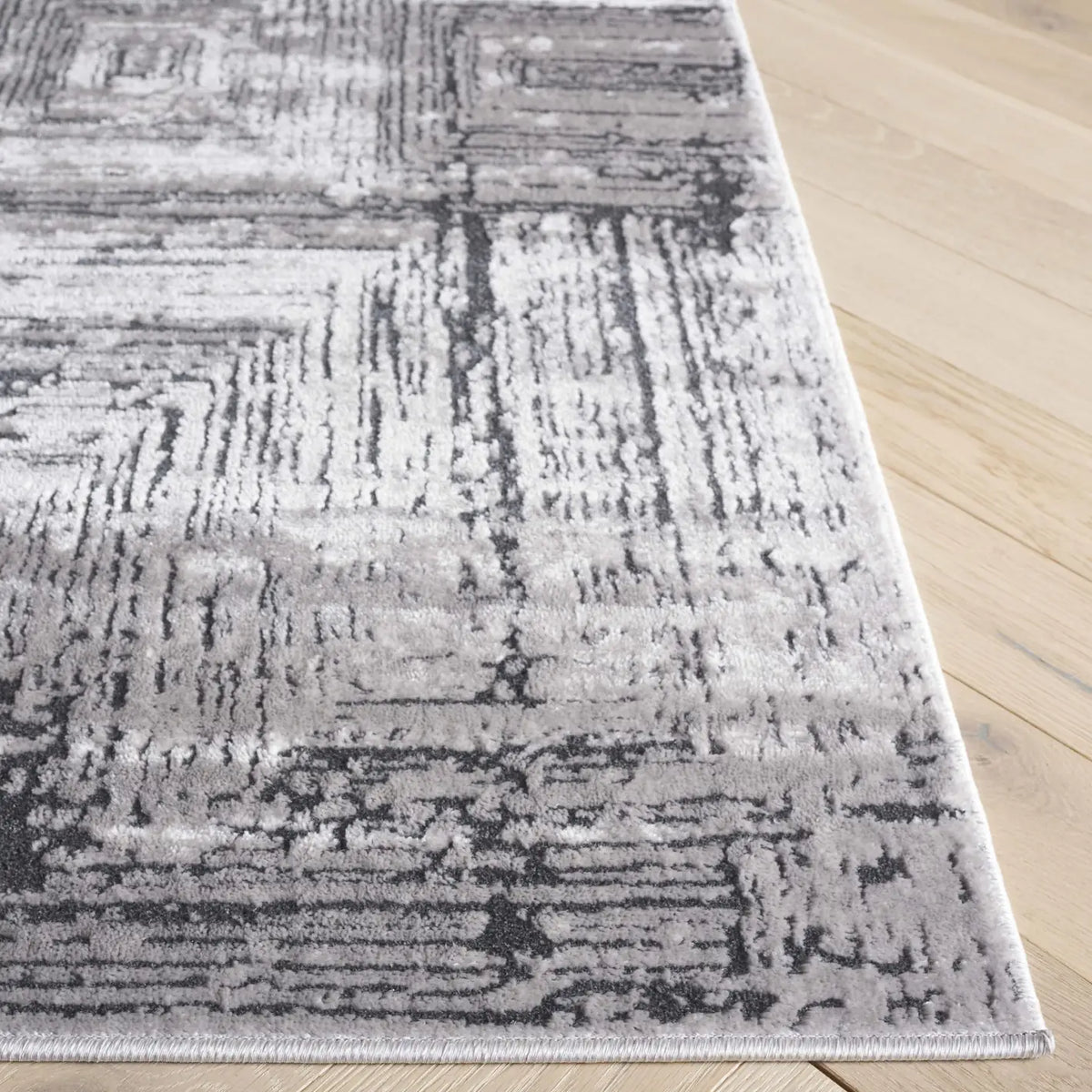 Safavieh Whisper 4'-0" x 6'-0" Rug in Grey / Dark Grey