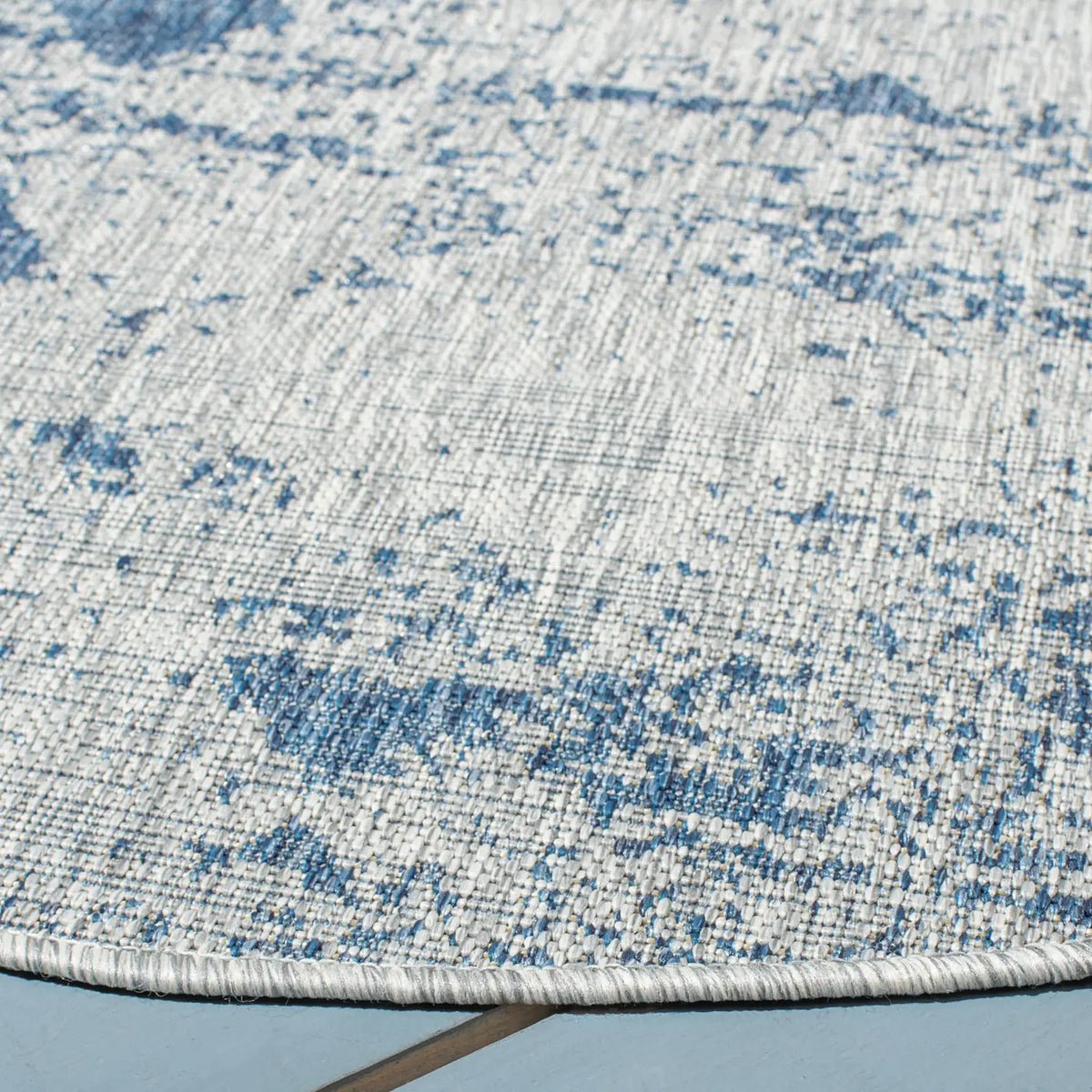 Safavieh Courtyard 6'-7" x 6'-7" Rug in Grey / Navy
