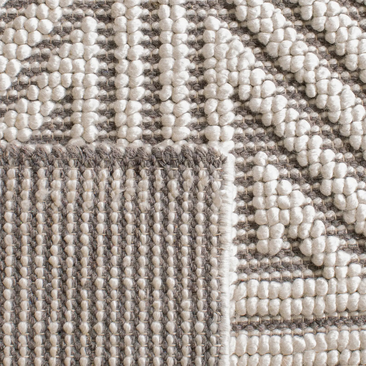 Safavieh Natural Fiber 4'-0" x 6'-0" Rug in Grey / Ivory