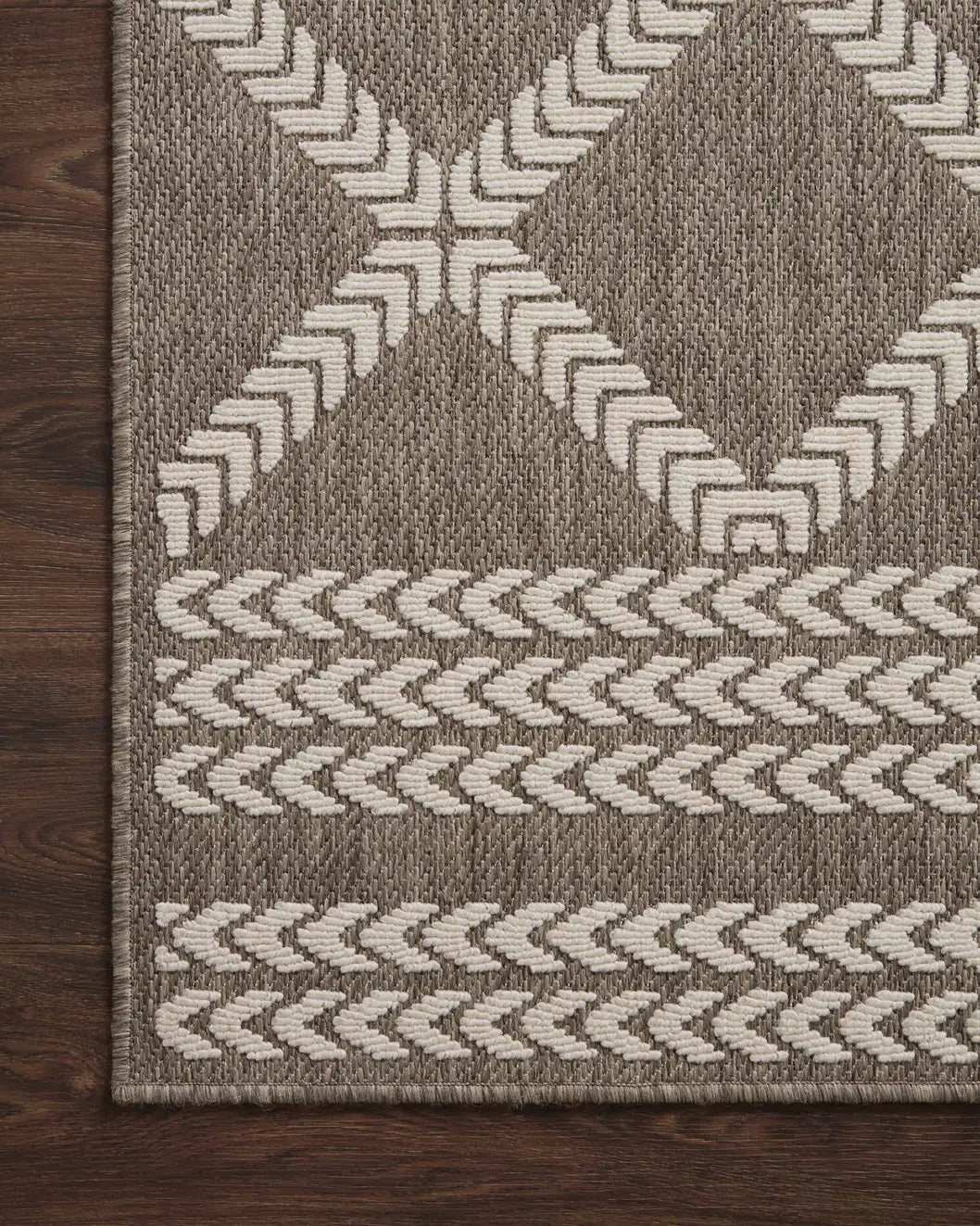 Loloi Rainier Rai-05 Natural/Ivory Rug - corner on wood