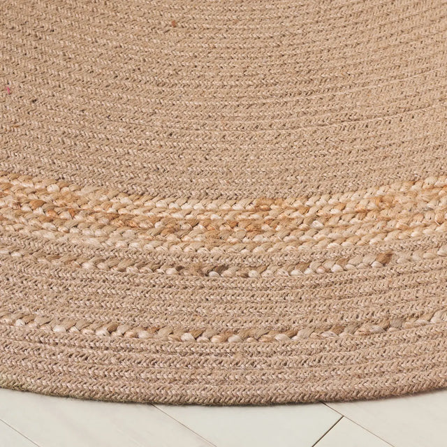 Safavieh Braided 800 5'-0" x 5'-0" Rug in Natural / Beige