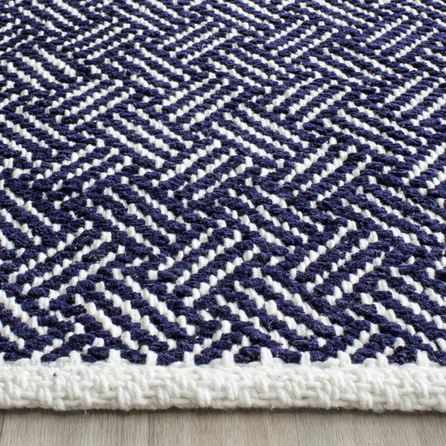 Safavieh Boston 2'-3" x 11'-0" Rug in Navy