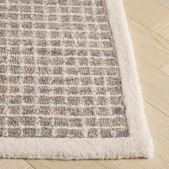 Safavieh Pine 4'-0" x 6'-0" Rug in Grey / Ivory