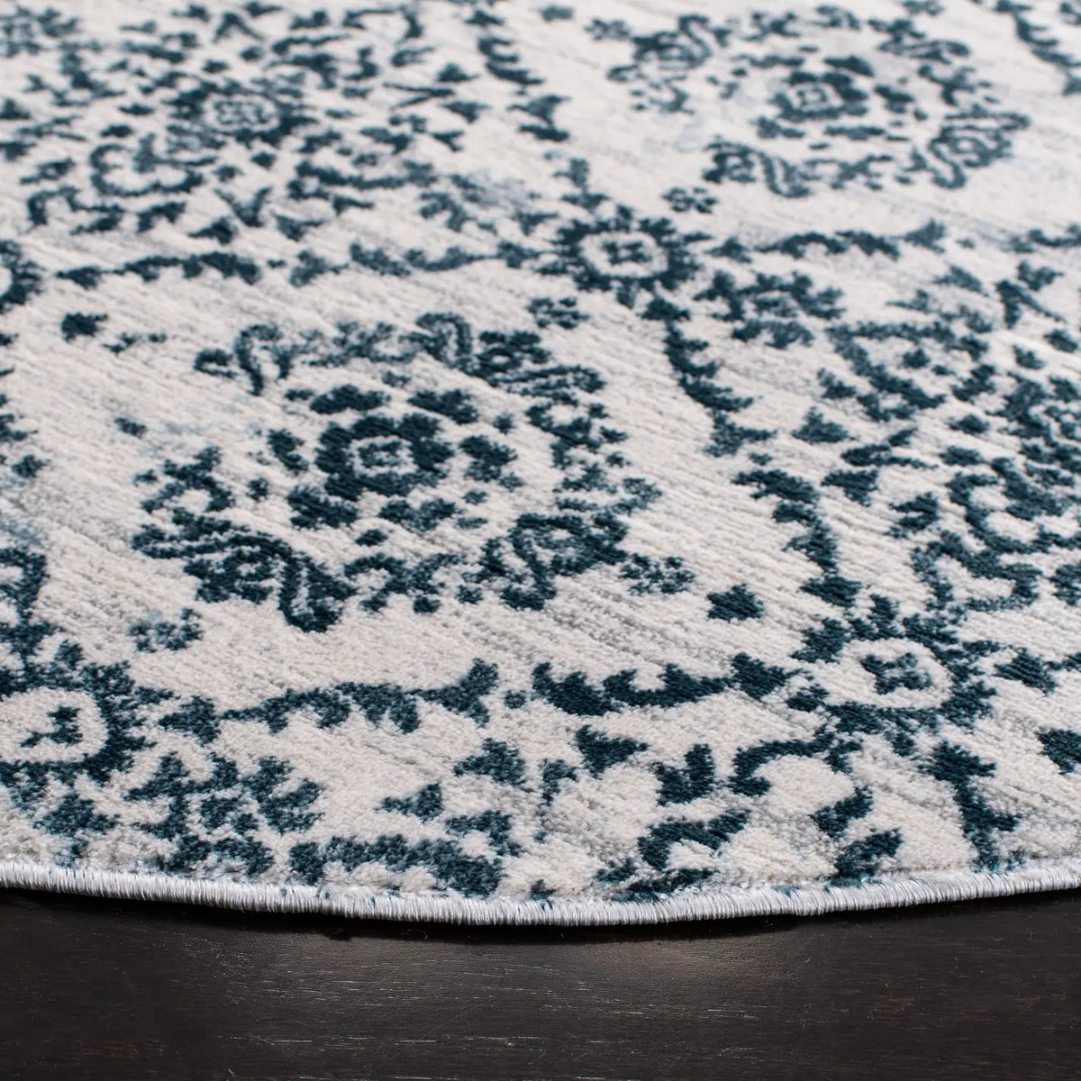 Safavieh Martha Stewart Isabella 6'-7" x 6'-7" Rug in Navy / Ivory