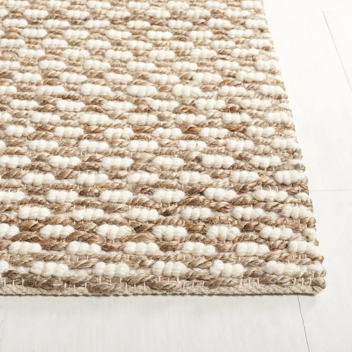 Safavieh Natural Fiber 4'-0" x 6'-0" Rug in Natural / Grey