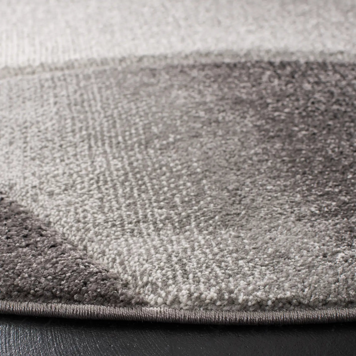 Safavieh Hollywood 5'-3" x 5'-3" Rug in Grey / Dark Grey