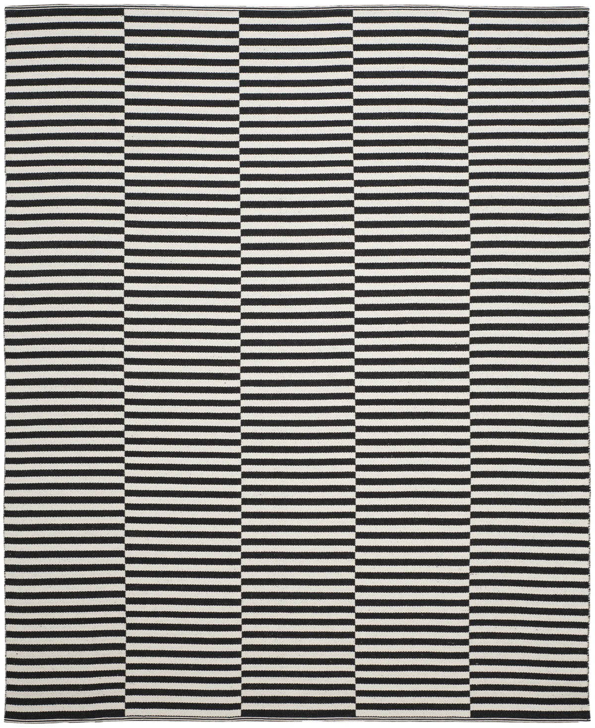 Safavieh Montauk 10'-0" x 14'-0" Rug in Ivory / Black