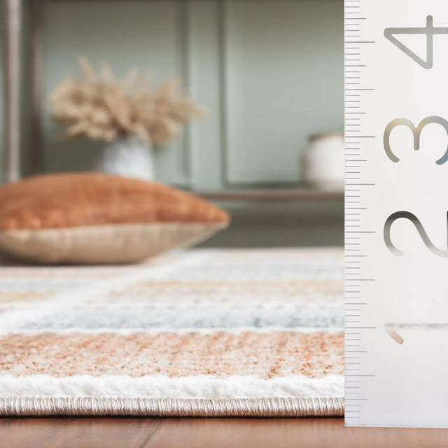 Safavieh Scarlett 400 4'-0" x 6'-0" Rug in Beige / Ivory Rust