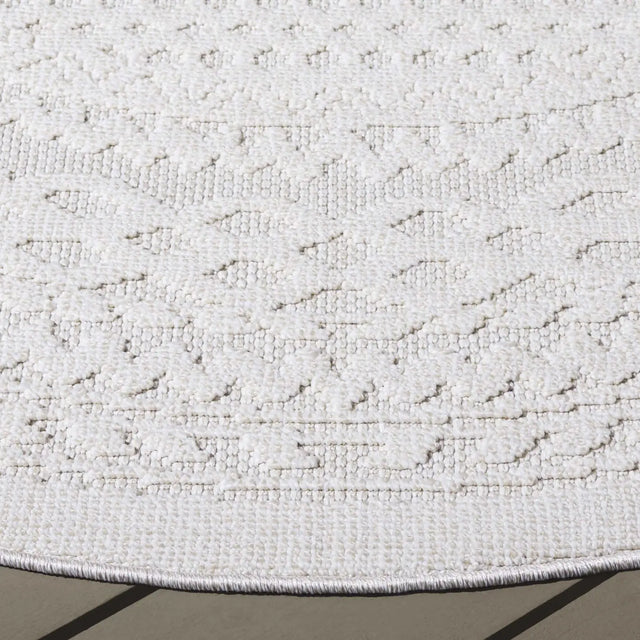 Safavieh Global 6'-7" x 6'-7" Rug in Light Beige / Ivory