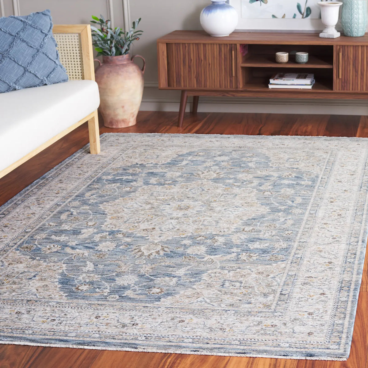 Safavieh Mason 100 4'-0" x 6'-0" Rug in Blue / Grey Beige
