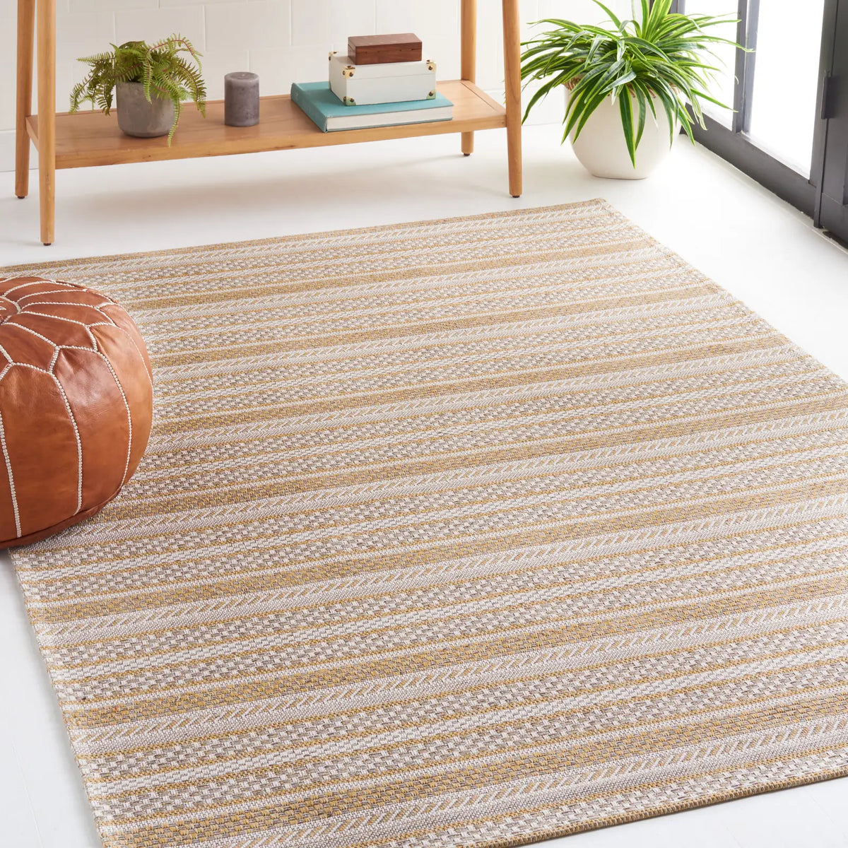 Safavieh Martha Stewart 5'-0" x 7'-0" Rug in Taupe / Beige