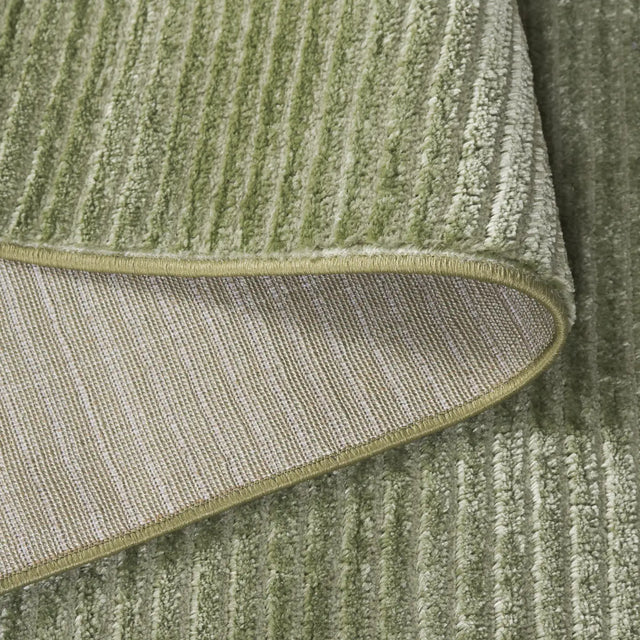 Safavieh Carter 4'-0" x 6'-0" Rug in Green