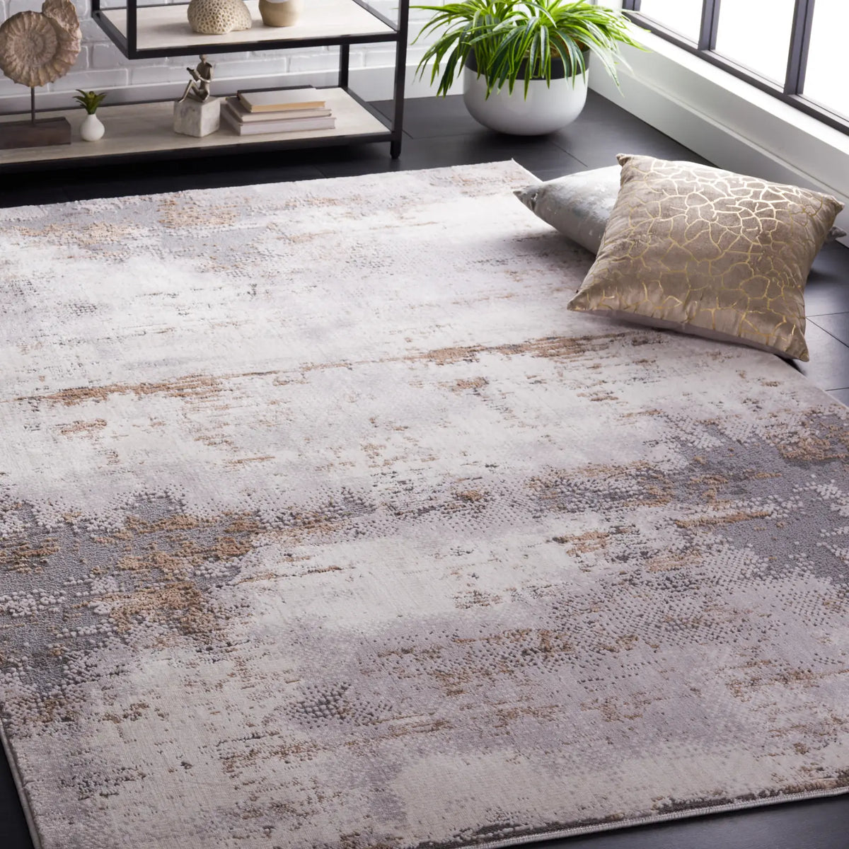 Safavieh Eternal 4'-0" x 6'-0" Rug in Grey / Beige