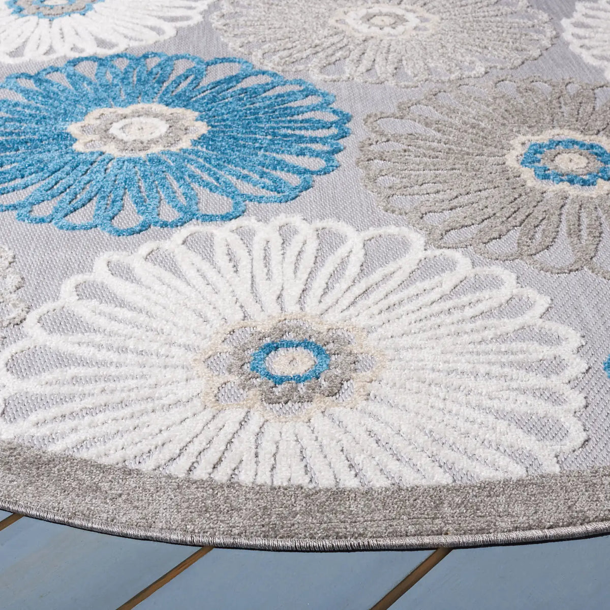 Safavieh Cabana 6'-7" x 6'-7" Rug in Beige / Blue