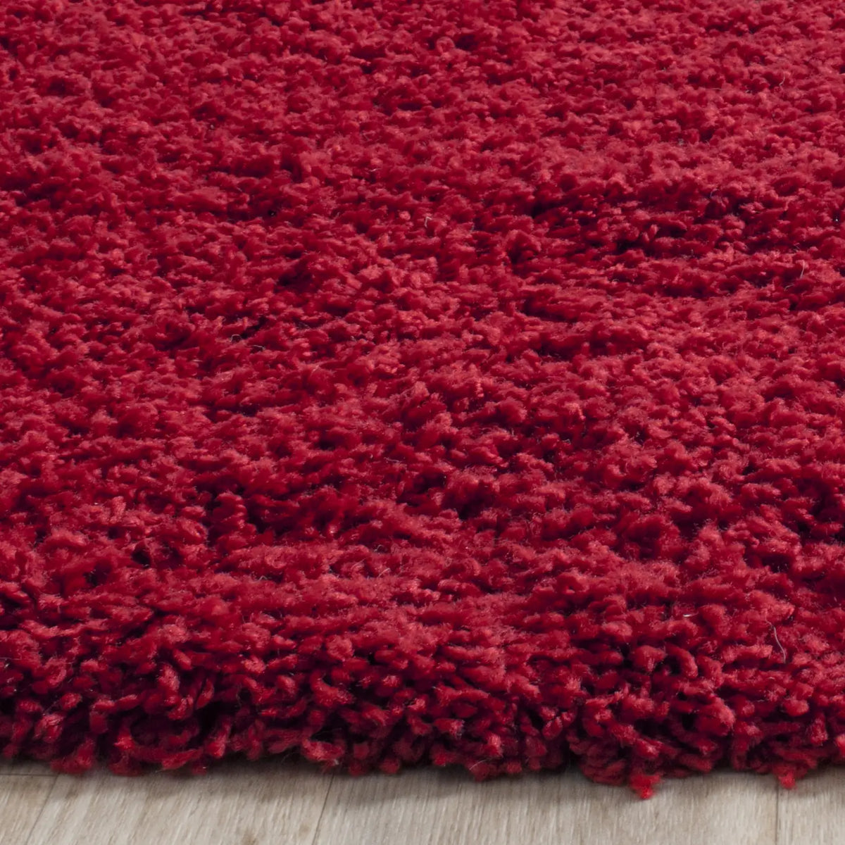 Safavieh Sgl-Laguna Shag 5'-3" x 7'-6" Rug in Red