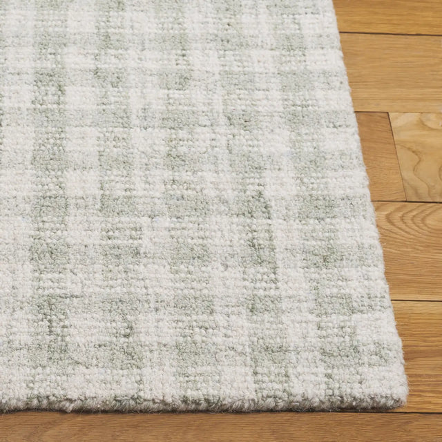 Safavieh Ebony 4'-0" x 6'-0" Rug in Sage / Ivory