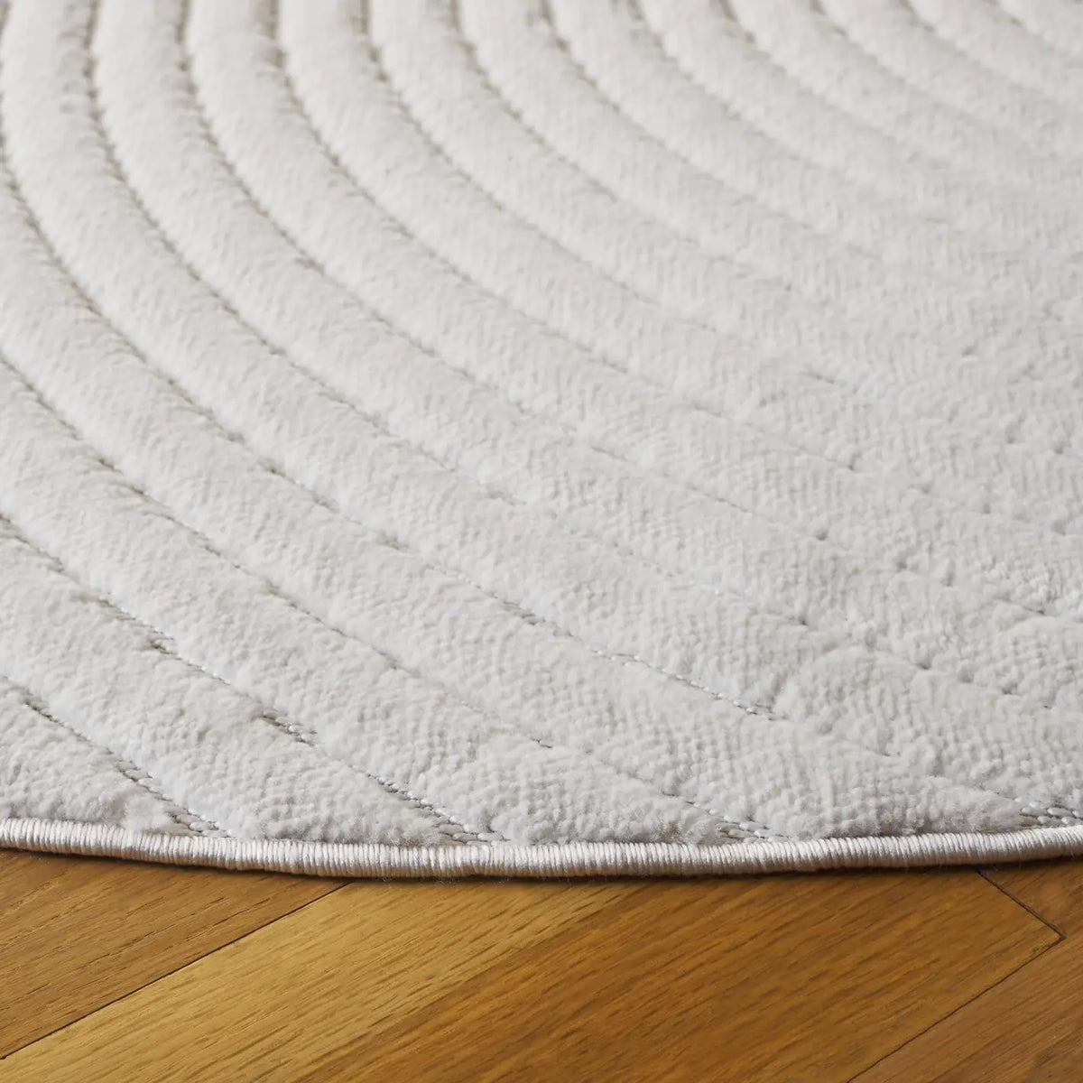 Safavieh Selena 6'-7" x 6'-7" Rug in Ivory