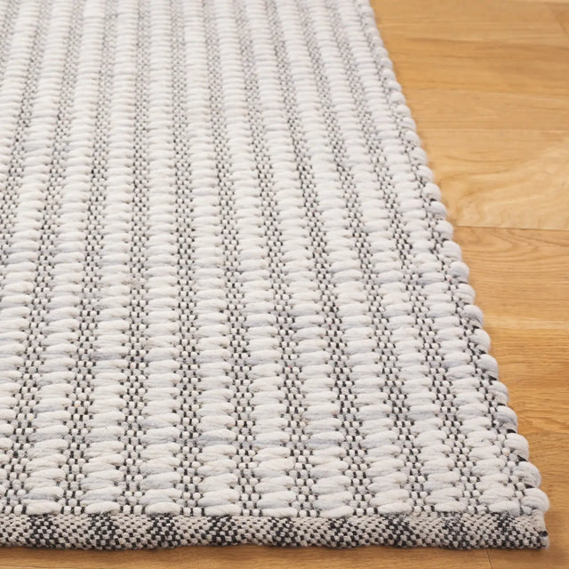 Safavieh Natura 4'-0" x 6'-0" Rug in Ivory / Grey