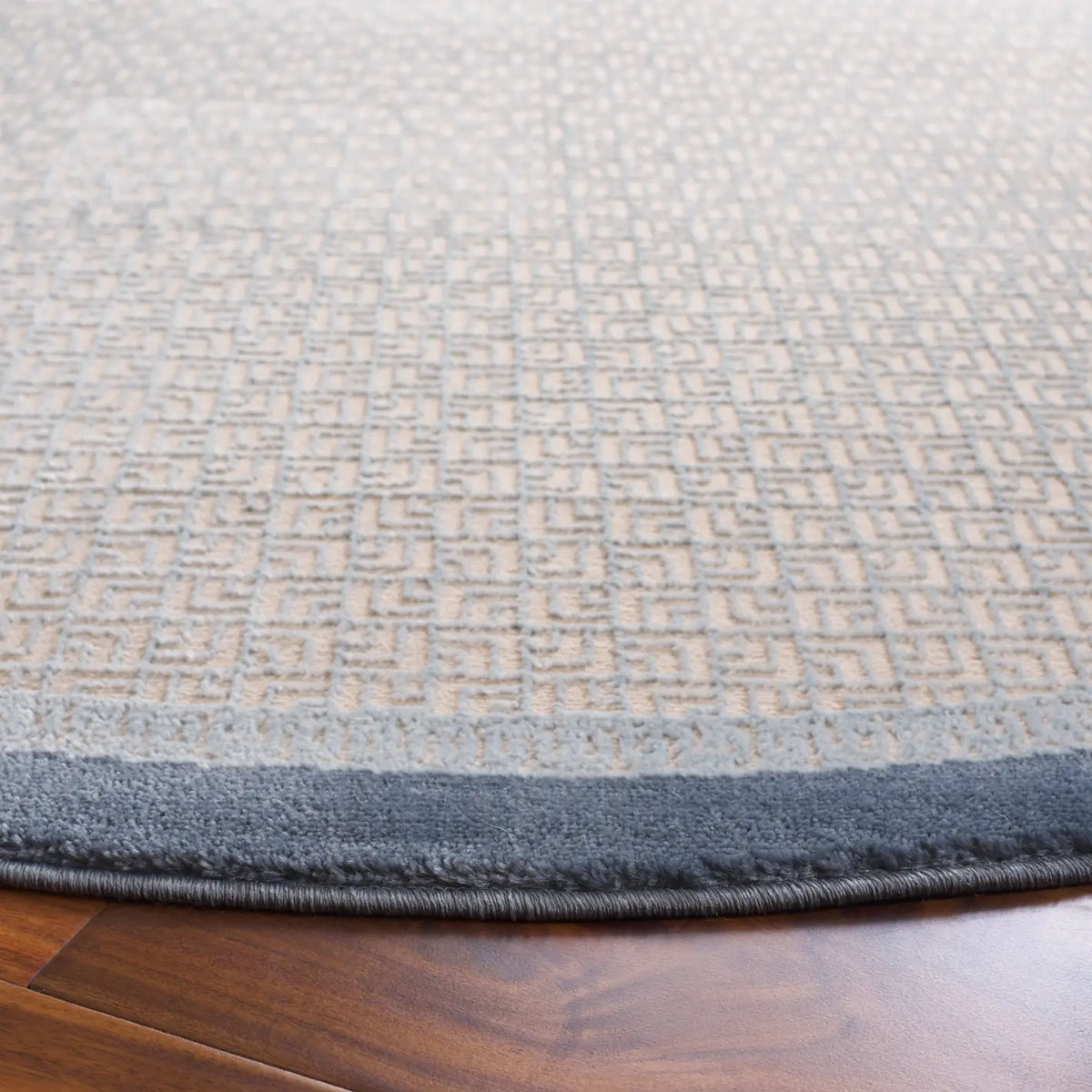 Safavieh Prestige 6'-7" x 6'-7" Rug in Ivory / Blue