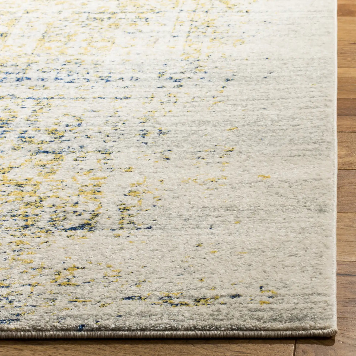 Safavieh Evoke 4'-0" x 6'-0" Rug in Ivory / Blue