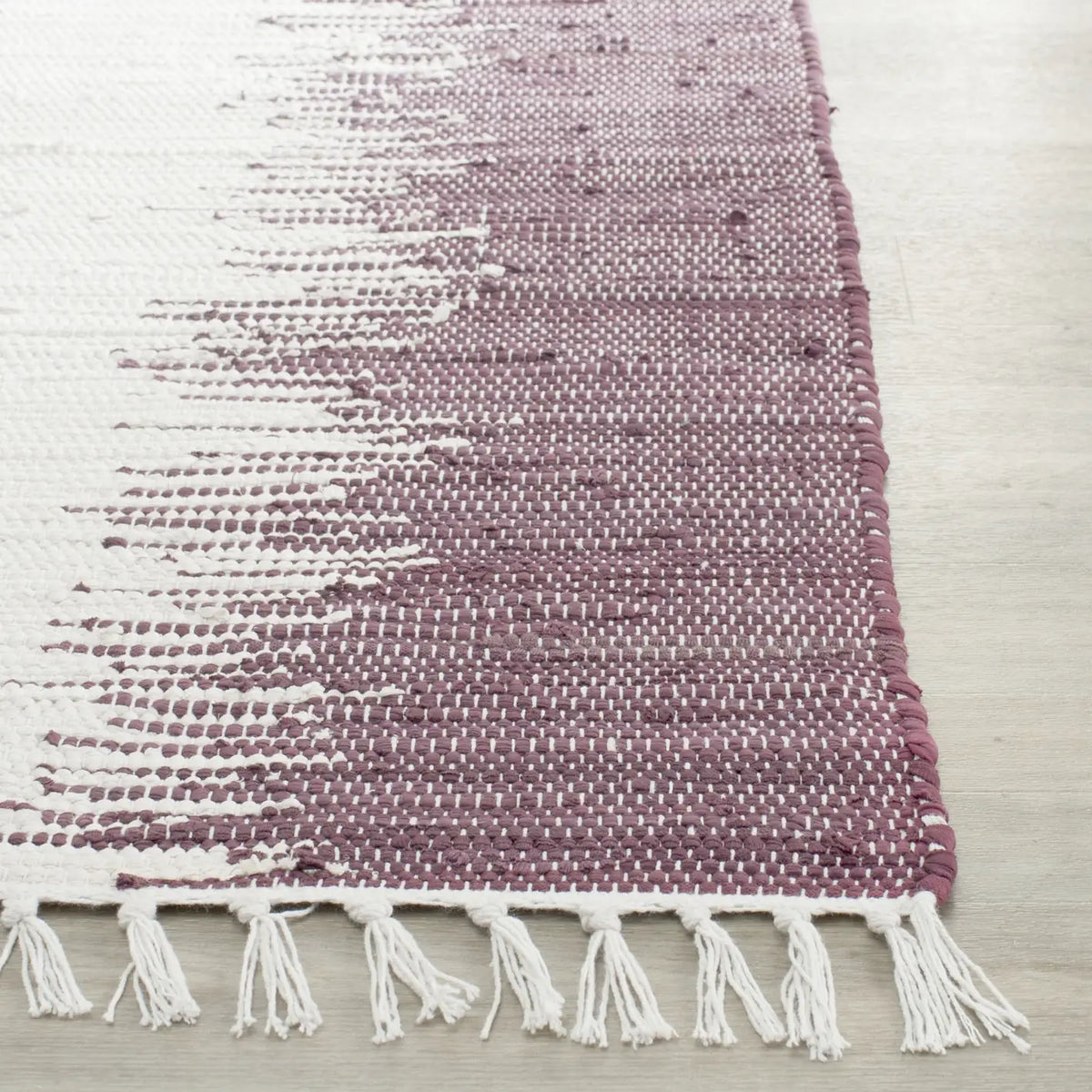 Safavieh Montauk 2'-3" x 9'-0" Rug in Purple