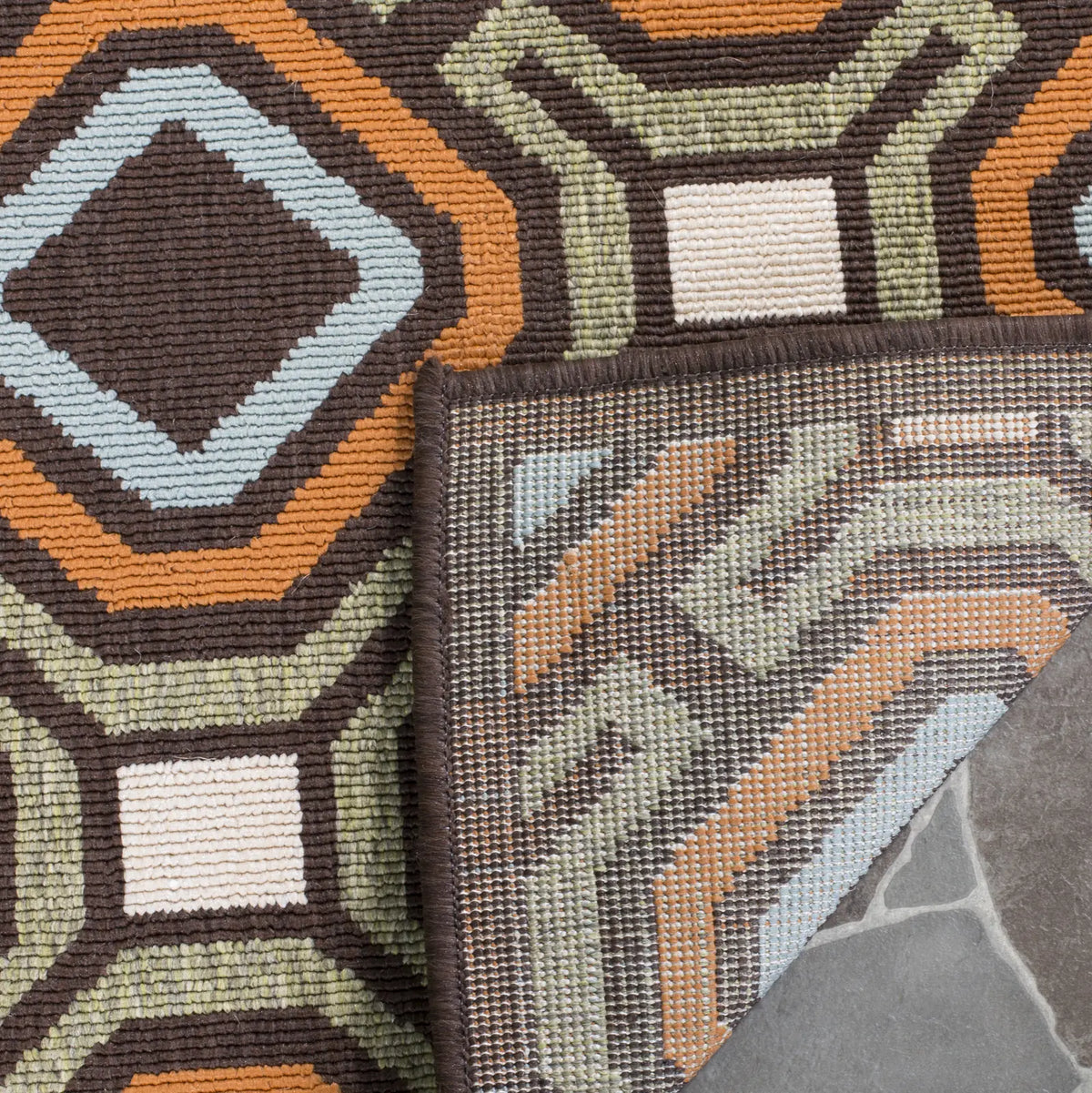 Safavieh Veranda 5'-3" x 7'-7" Rug in Chocolate / Terracotta
