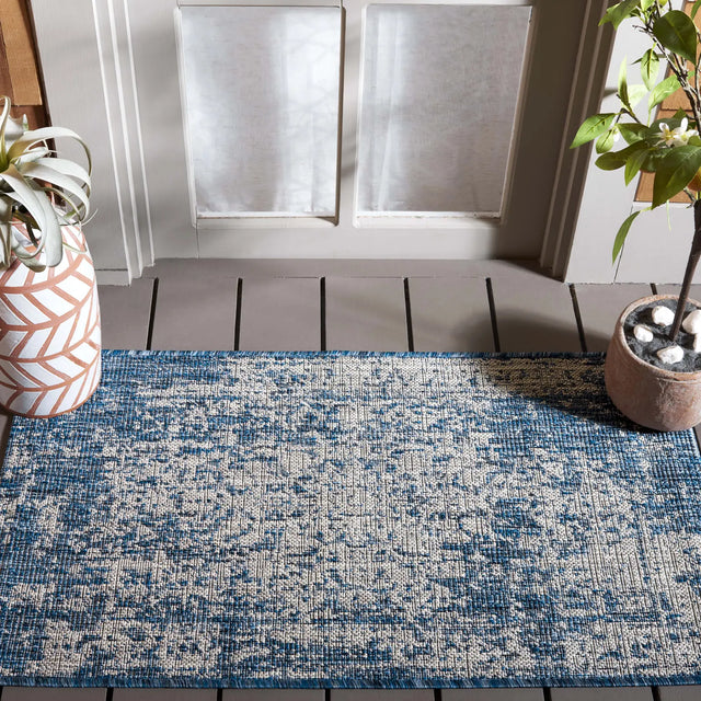 Safavieh Courtyard 2'-0" x 3'-7" Rug in Navy / Grey