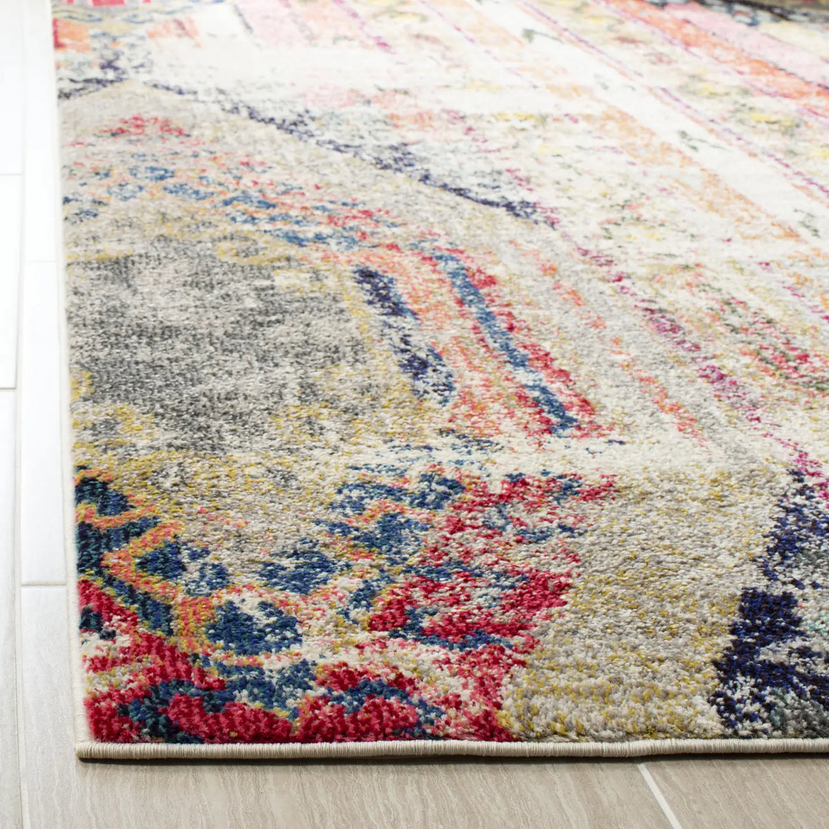 Safavieh Monaco 5'-1" x 7'-7" Rug in Light Grey / Multi