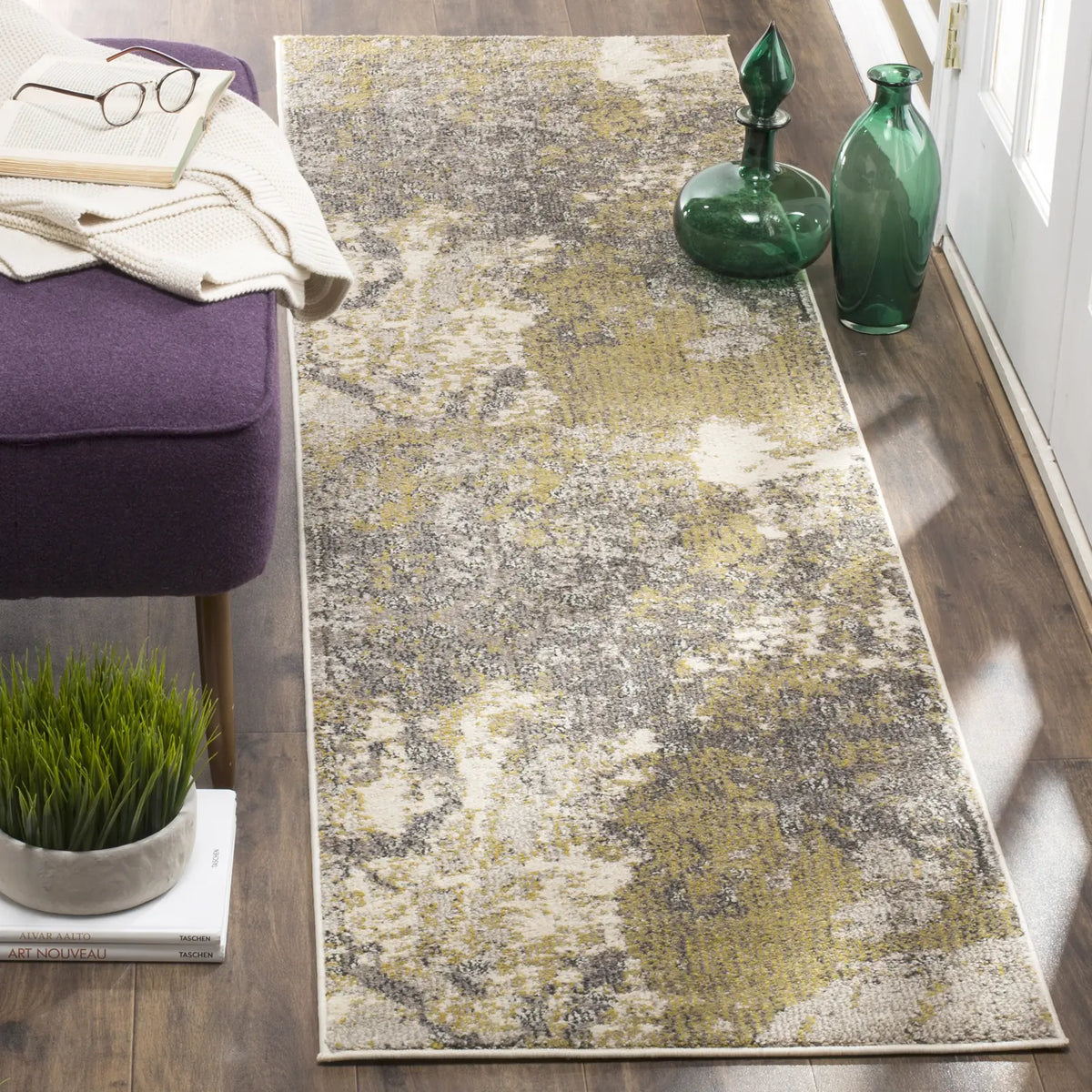 Safavieh Monaco 2'-2" x 8'-0" Rug in Ivory / Grey